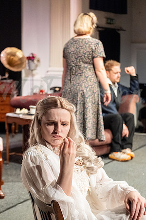 Blithe Spirit086