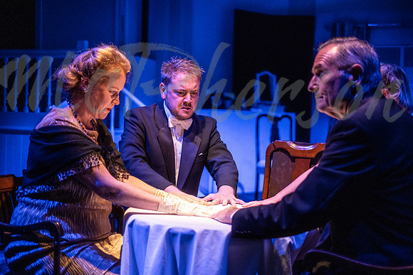 Blithe Spirit043